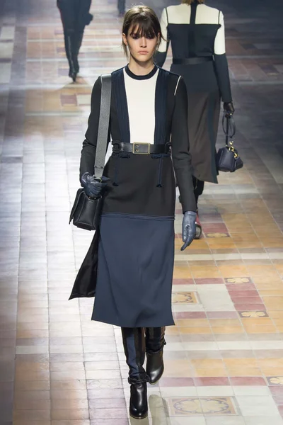 Look 4